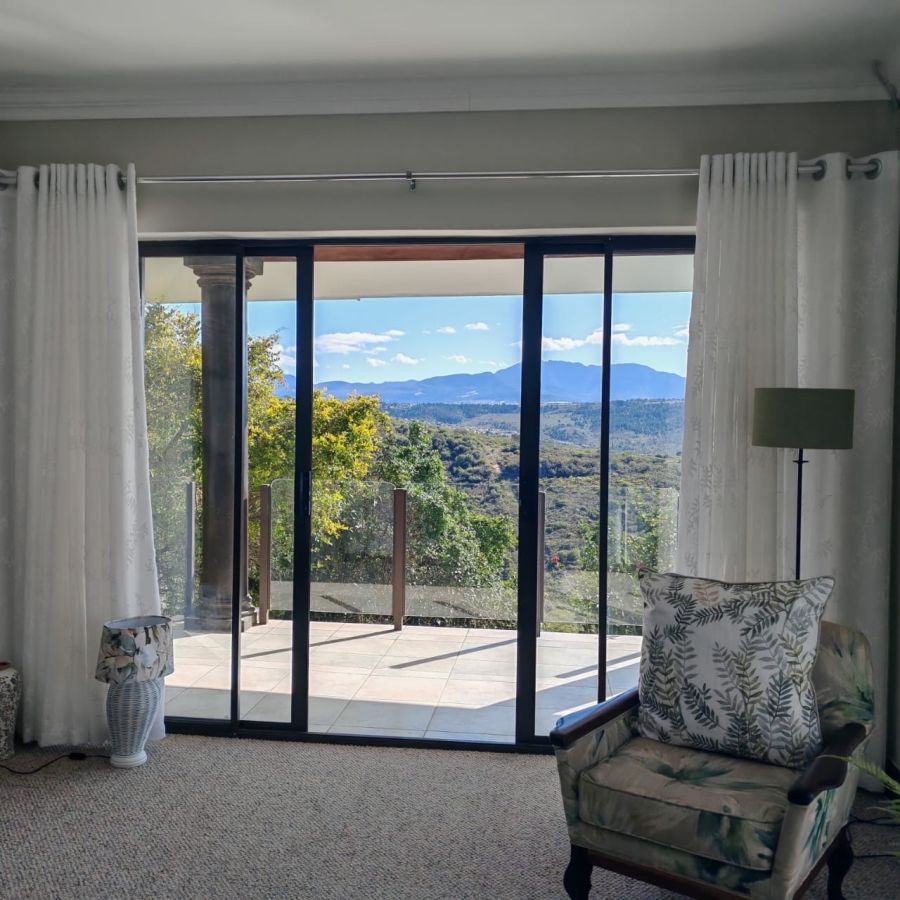 5 Bedroom Property for Sale in Avonddans Western Cape